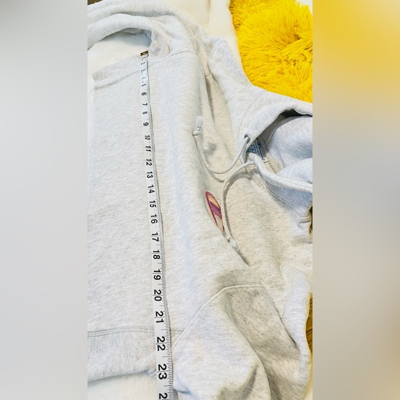 Champion size small -medium Light Gray Cropped Hoodie - Picture 6 of 8